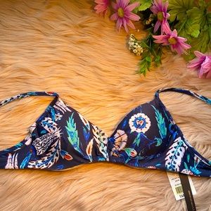 Vix Blue and White Patterned Bikini Top